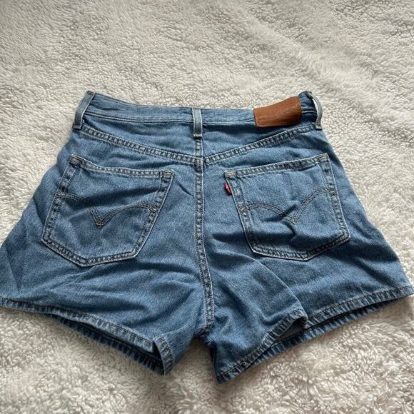 Levi's Women's High Rise Denim Jean Shorts Regular Fit 3" Size 27 - Picture 2 of 9